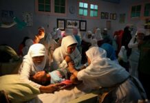 Кыргызстанда кыздарды “сүннөткө отургузууга” тыюу салынган