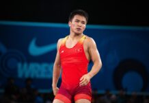 Эрназар Акматалиев коло үчүн күч сынайт