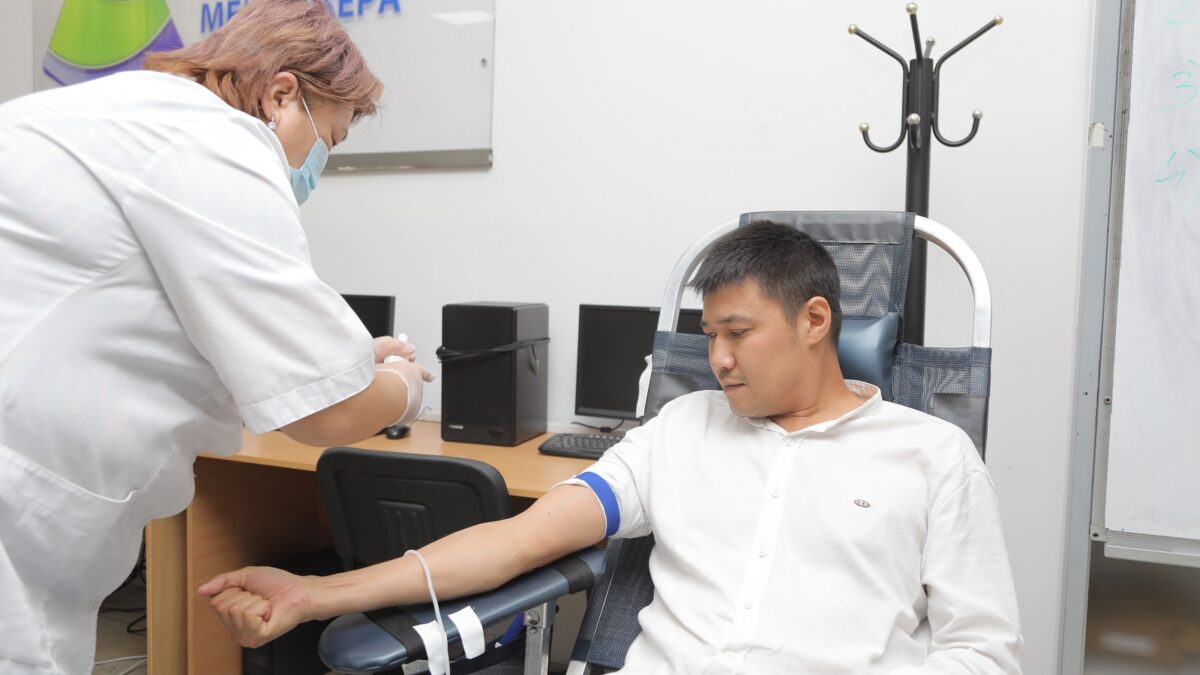 Megakom donory 4 Творить добро просто! Сотрудники MegaCom сдали около 20 литров донорской крови