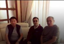 Cадыр Жапаровдун миллионер Азим Рой менен түшкөн сүрөтү талкууда