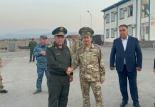 Тажик тарап Чек ара кызматынын төрт аскерин Кыргызстанга өткөрүп берди