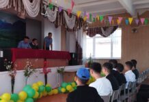 Ат-Башы милициясы айыл тургундары менен жеринде жолугушууда