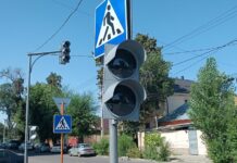 В Бишкеке на 16 перекрестках установили светофоры