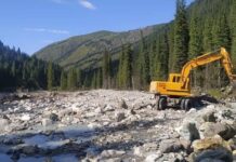 В Каракольском ущелье восстановили мост, дорогу и построили дамбы на реке. ФОТО