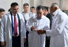 Президент посетил маслоперерабатывающий завод в Джалал-Абаде и пообещал помочь. ФОТО