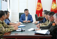 Садыр Жапаров провел рабочее совещание по ситуации в Баткенской области