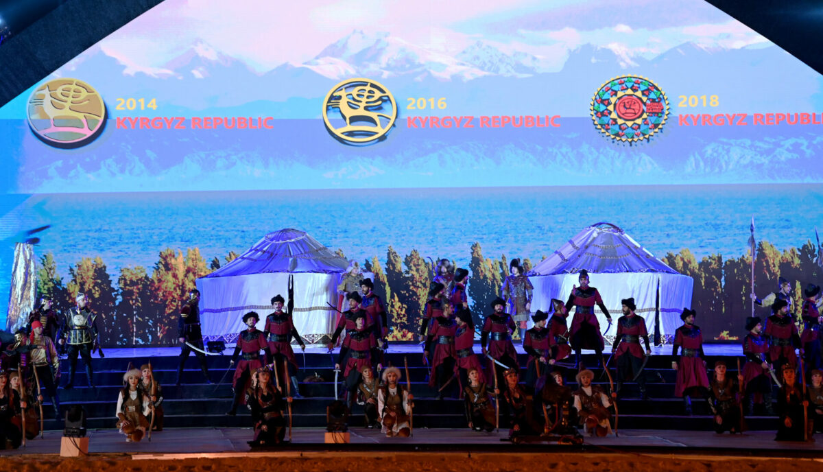 dst 9608 Президент Жапаров посетил церемонию открытия IV Всемирных игр кочевников в Турции