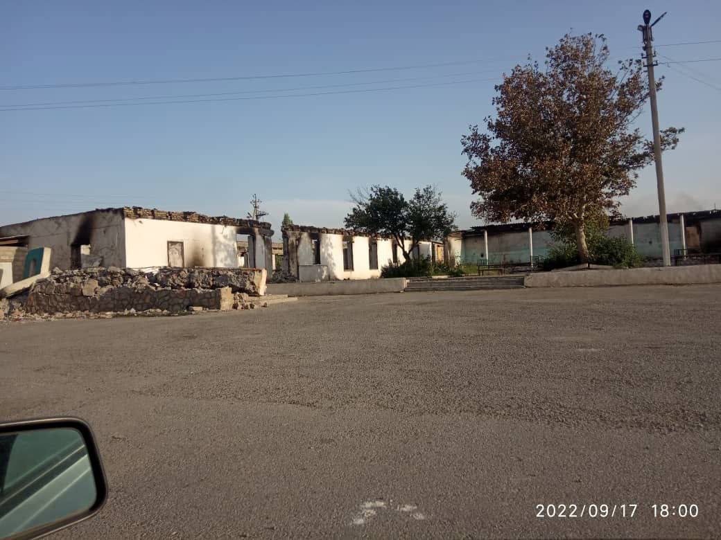 f0cea11c 6a24 4801 8272 ab68188f7d7b ФОТО: Разрушенные и сожженные дома кыргызстанцев после вторжения таджиков
