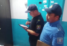 В ногу со временем. В Бишкеке милиционерам выдали планшеты