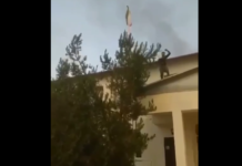 Таджикские военные вывесили свой флаг на здание школы в Кыргызстане? Проверяем