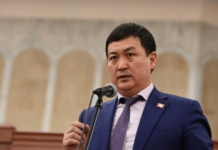 Депутат Жусупбек Коргонбай уулу предлагает родителям чипировать детей