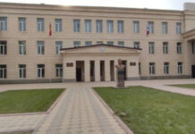 82 выпускника Джалал-Абадского госуниверситета получили дипломы по подложным документам