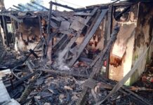 В Бишкеке в пожаре пострадали две девочки. ФОТО