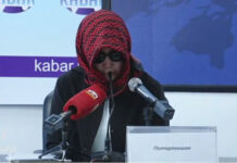 Күйөөсү аялын өзүнүн бутун өпкөнгө мажбурлап, байпагын оозуна тыккан