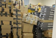 В Бишкеке выявили магазин с контрабандными табачными изделиями и вейпами