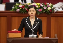 Акылбек Жапаров өзүнүн кызыкчылыгы болгондо гана ак үйгө келет, — Аида Исатбек кызы