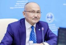 Муратбеку Азымбакиеву присвоен дипломатический ранг посла Кыргызстана