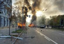 В Киеве и других украинских городах прогремели мощные взрывы. ВИДЕО