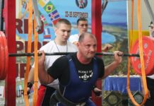 Кыргызстанский таможенник стал чемпионом мира по пауэрлифтингу и установил 6 рекордов