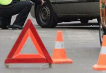 Токмоктук депутат милиционерди сүзүп кеткен, – Күч органдары