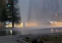 В центре Бишкека прорвало трубу, на проезжей части бьет фонтан воды