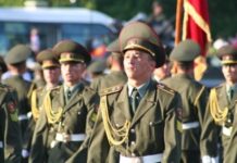 Баткенде кызмат өтөгөн аскерлердин 1 жылы 2 жыл катары эсептелет, – Акылбек Жапаров