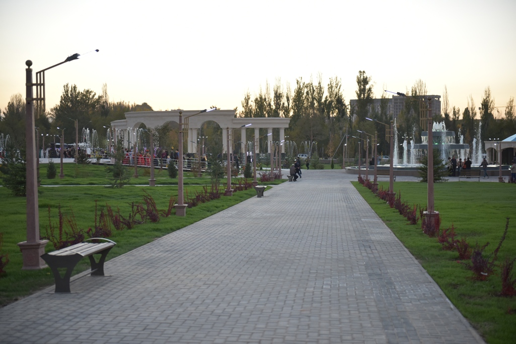 bek 8590 Бишкекте кыргыз-азербайжан достук сейил багы ачылды