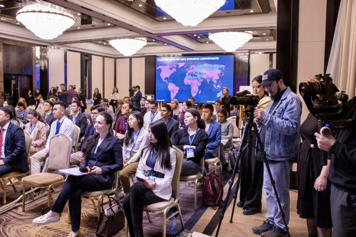 d66f9e3c 4e46 4ab5 9ef2 2434e607b439 В Бишкеке проходит региональная молодежная конференция по изменению климата в ЦА