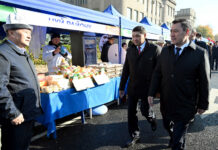 Президент Жапаров посетил выставку «АгроТехЭкспо-2022» и ярмарку «Алтын күз». ФОТО