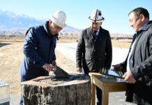 Садыр Жапаров дал старт строительству Куланакской ГЭС в Нарыне