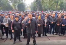 В Узгене прошел митинг в поддержку Садыра Жапарова и Камчыбека Ташиева