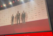 Видео: Кыргызстанские актеры и режиссер прошлись по красной дорожке в Пусане в ак калпаках