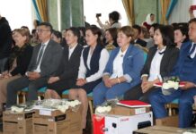 В Бишкеке наградили победителей конкурсов «Лучший учитель года» и «Лучший воспитатель года»