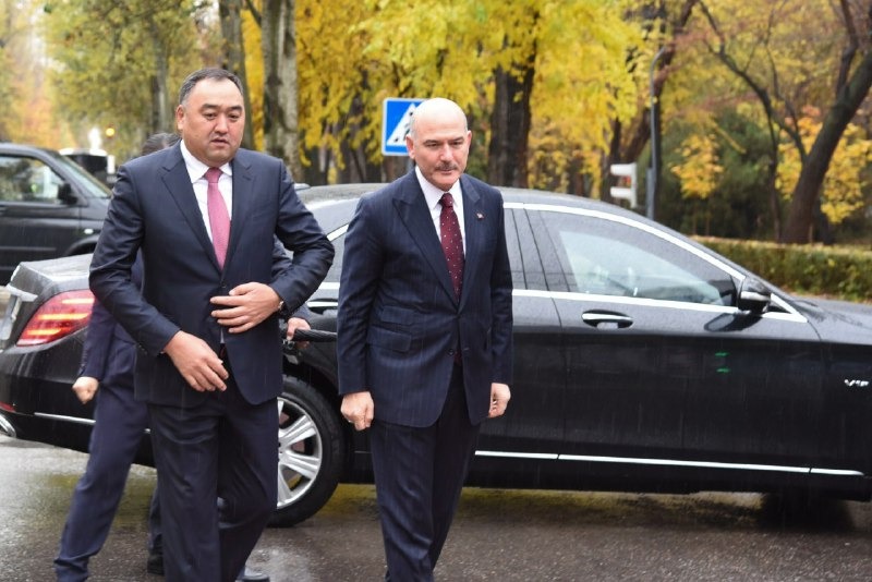 1 В Бишкеке состоялась встреча министров внутренних дел Кыргызстана и Турции