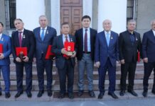 Семь горожан получили звание «Почетный гражданин города Бишкек»