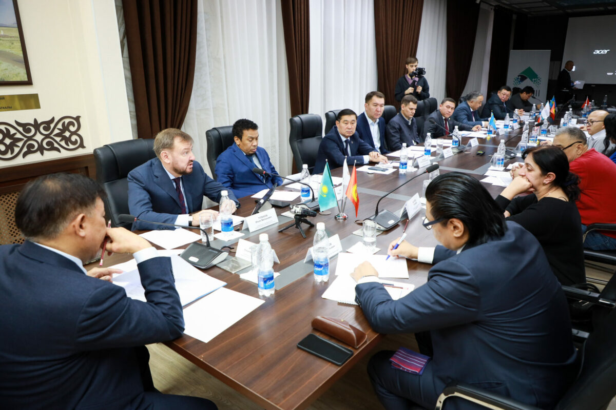 1669103802578 1 В Бишкеке прошло заседание Кыргызско-Казахстанского делового совета