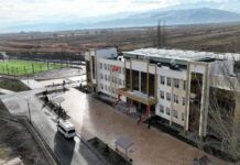 Садыр Жапаров открыл новую школу в микрорайоне Тунгуч. Фото