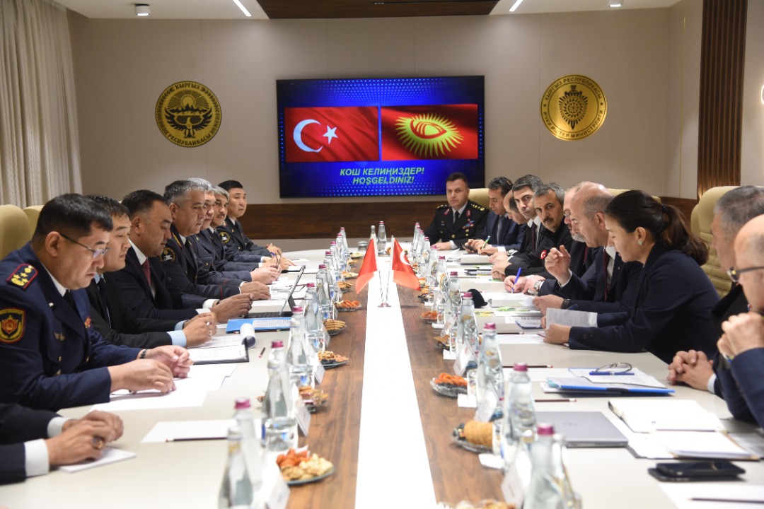 22 В Бишкеке состоялась встреча министров внутренних дел Кыргызстана и Турции