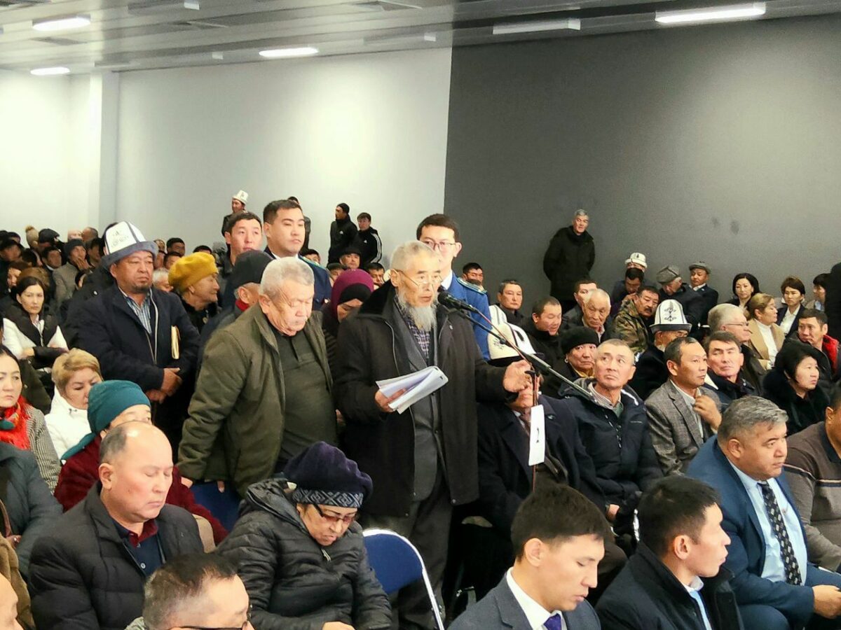 3 Представители власти встретились с жителями Иссык-Кульской области