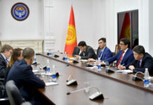 Эдиль Байсалов встретился с представителем «Human Rights Watch» Хью Уильямсоном