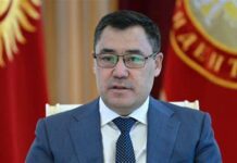 Садыр Жапаров айдоочулук күбөлүктү саткандарга эскертүү берди