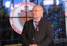 Каныбек Осмоналиев ИИМде мамлекеттик тилди өнүктүрүүдөгү жетишкендиктери менен таанышты