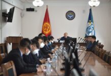 В мэрии Бишкека обсудили реализацию третьей фазы проекта по строительству дорог