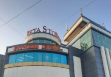 Бишкекте Бета-Сторес-2 соода борборунун имаратында өрт чыкты