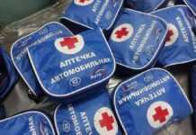 В столичных троллейбусах появились аптечки для первой помощи