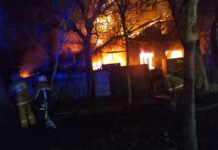 В Бишкеке полностью сгорел дом, погиб хозяин