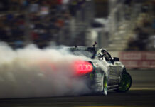 Караколдо аянтта дрифт кылган бейбаш айдоочу кармалды