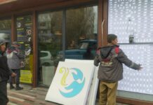 В Бишкеке демонтировали 476 рекламных конструкций и баннеров