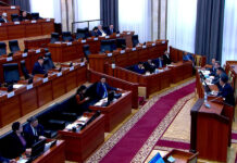 Завидное «рвение». Депутаты ЖК массово прогуливают заседания — видео