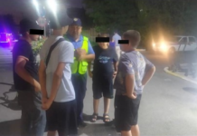 Депутат предлагает лишать родительских прав тех, чьи дети гуляют по ночам